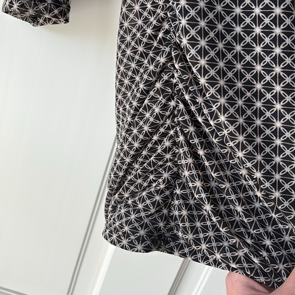 Dana Buchman Black and Cream Patterned Top large cowl neck blouse - Picture 7 of 7